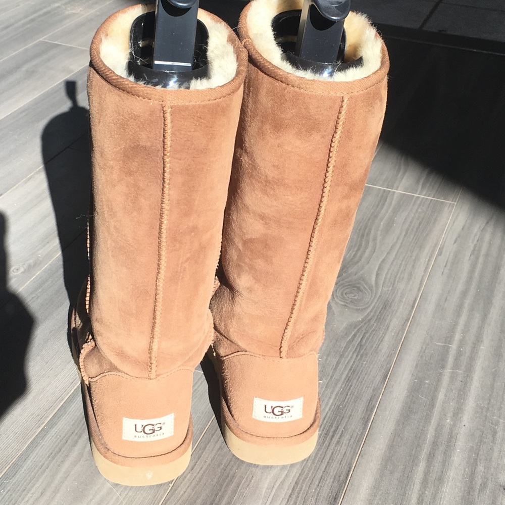 Women’s Tall Chestnut Uggs Size 9